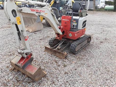 how to widen tracks on takeuchi mini digger|how to widen tracks on a mini.